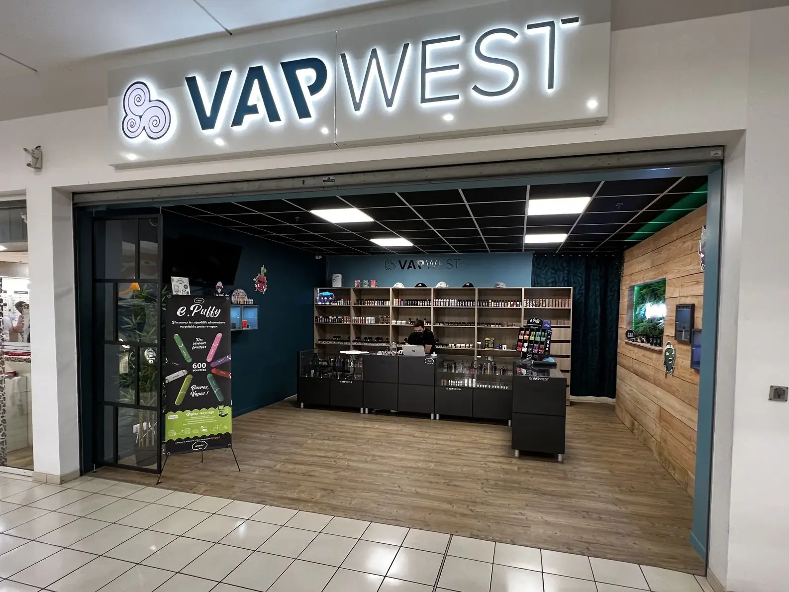 exterieur magasin vap west landerneau